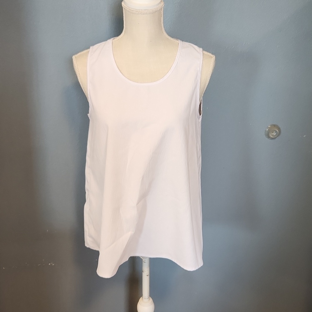 Amazon Essentials crinkle scoop neck sleeveless blouse Resortwear Beach Coastal
